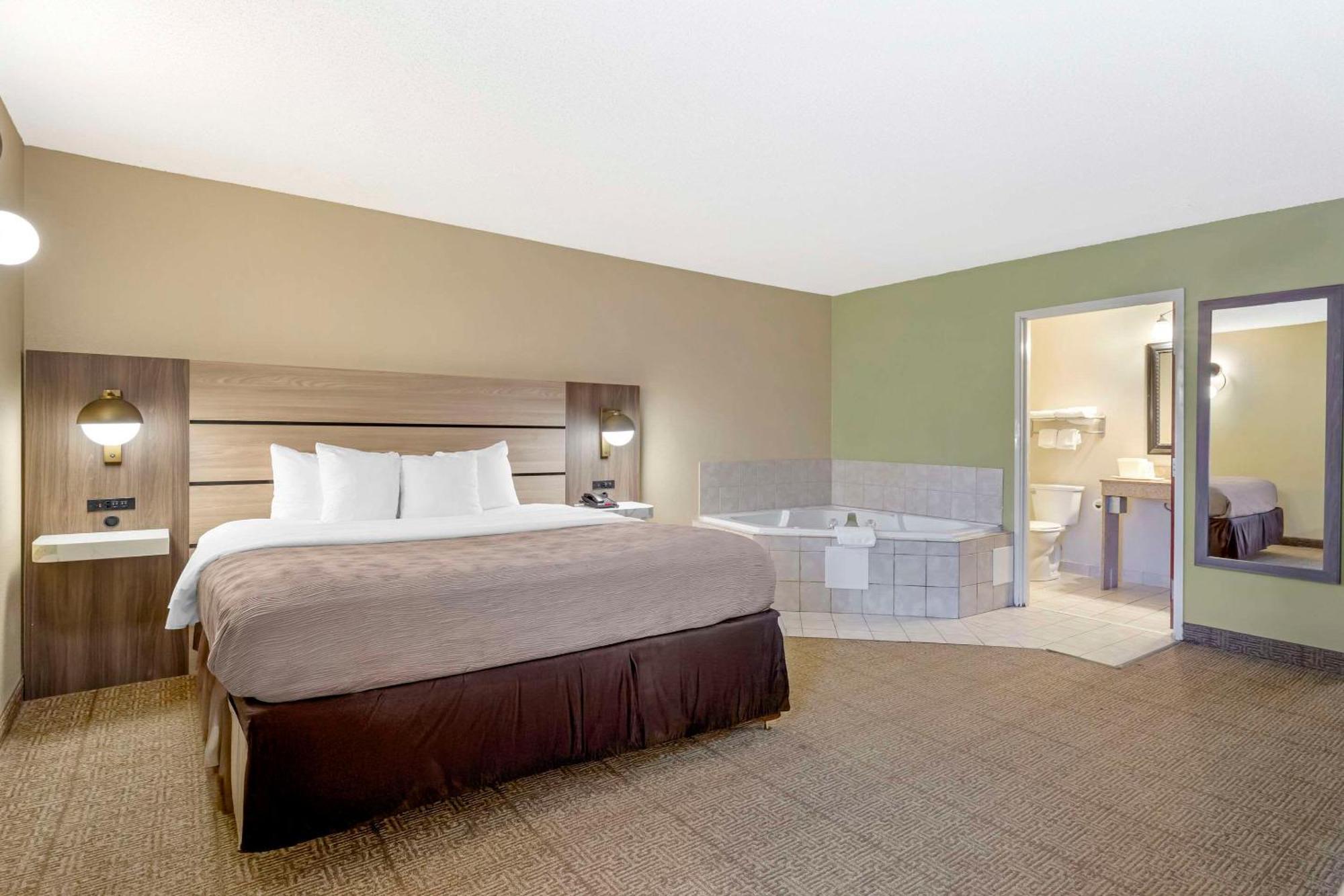 Quality Inn Raleigh Downtown Екстер'єр фото