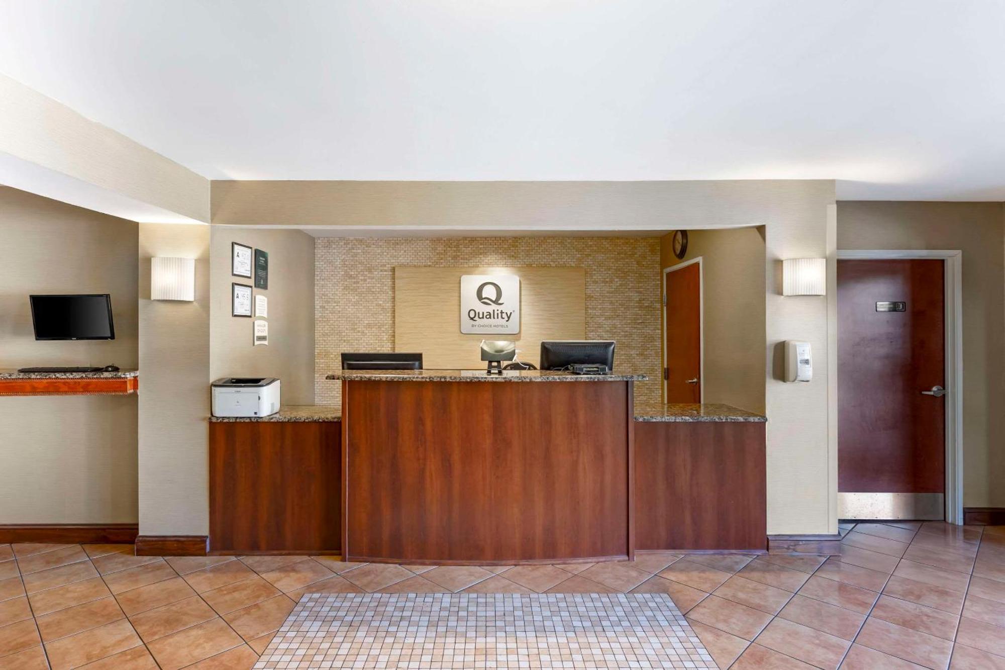 Quality Inn Raleigh Downtown Екстер'єр фото