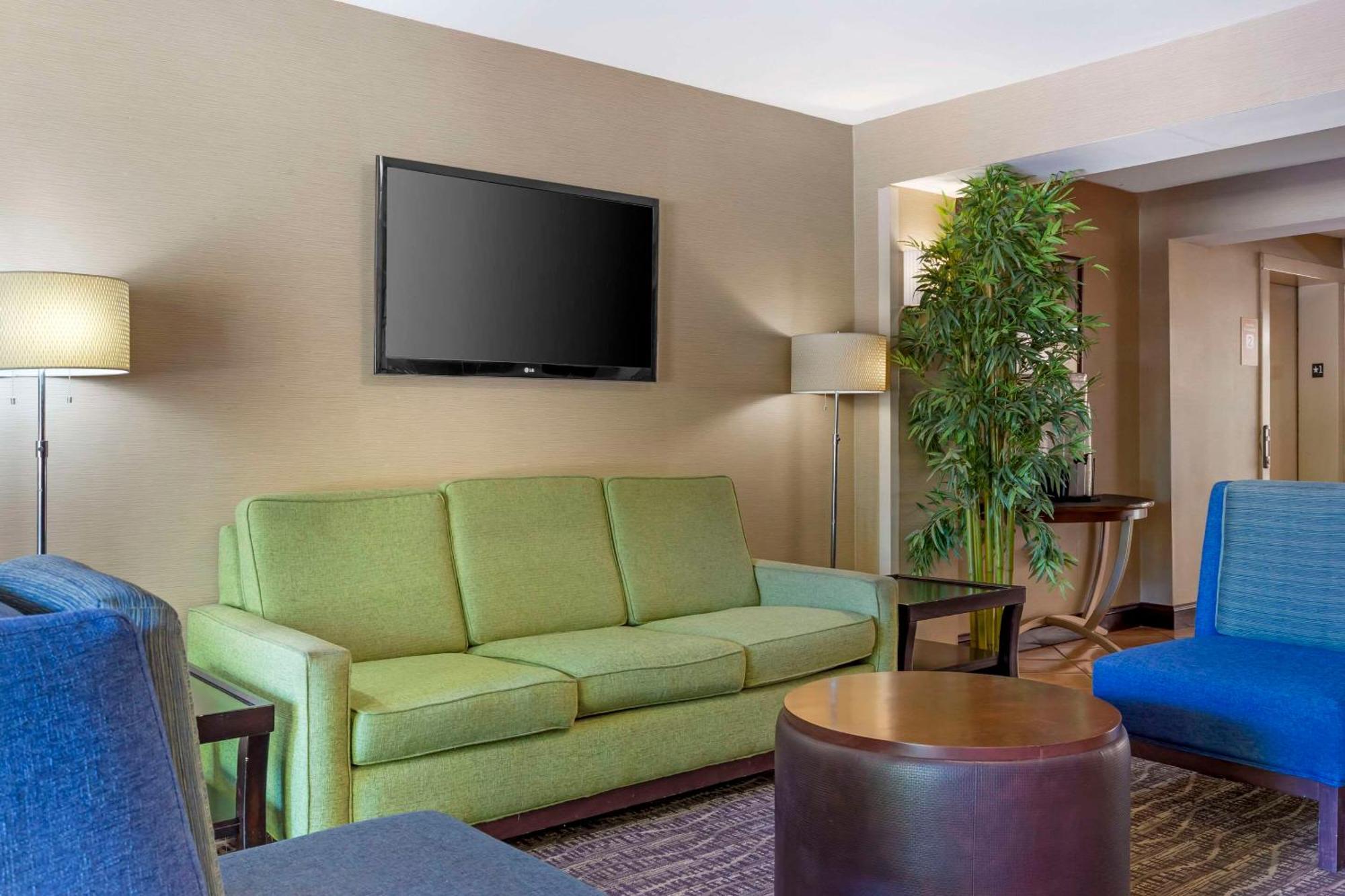 Quality Inn Raleigh Downtown Екстер'єр фото