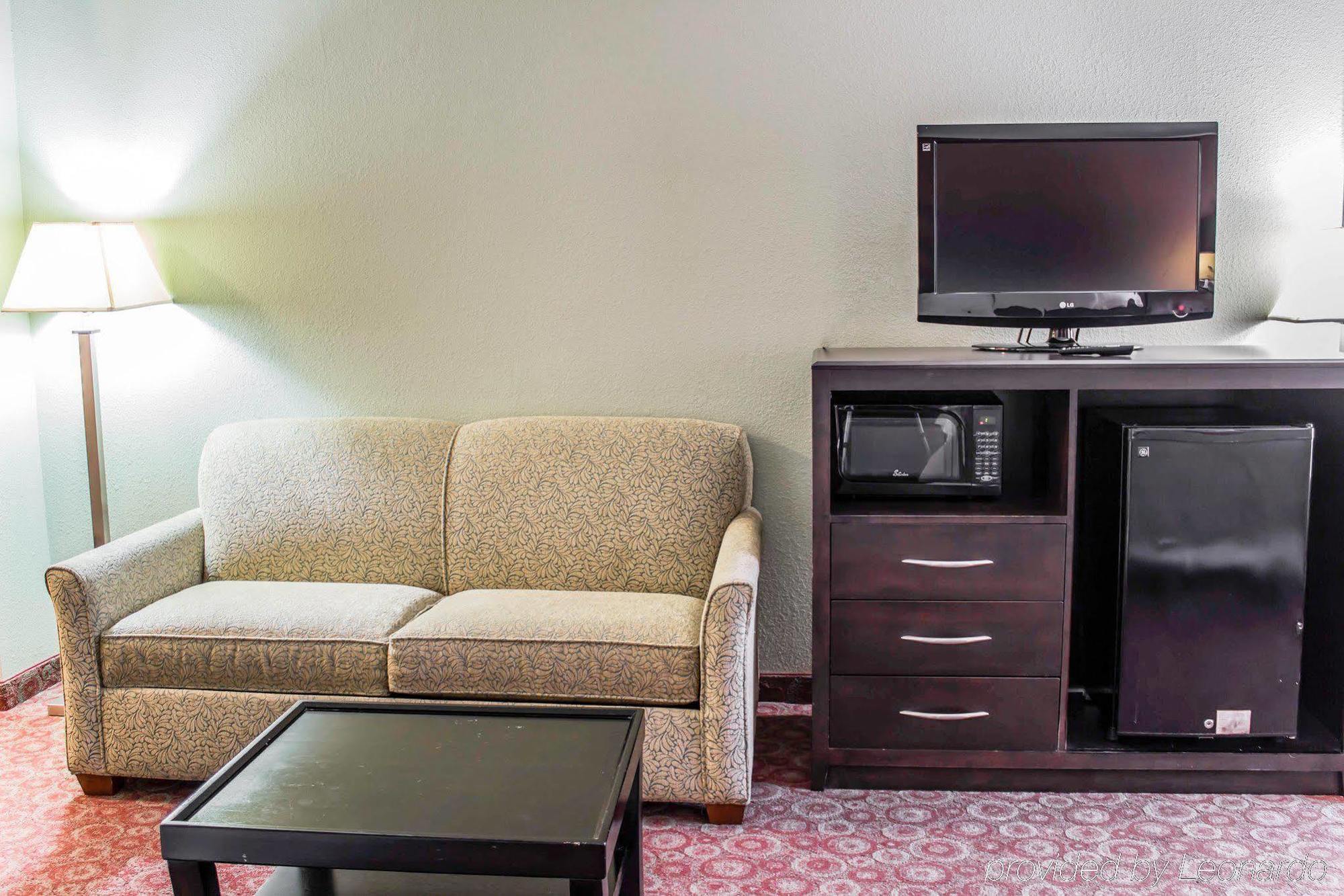 Quality Inn Raleigh Downtown Екстер'єр фото