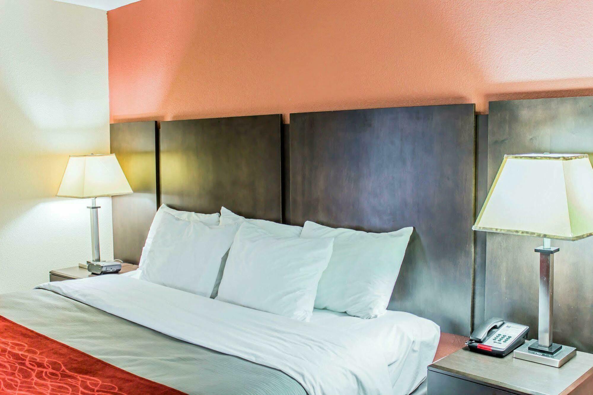 Quality Inn Raleigh Downtown Екстер'єр фото
